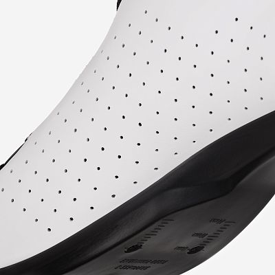 Превью  Велотуфли шоссейные FIZIK Vento Omna White/Black